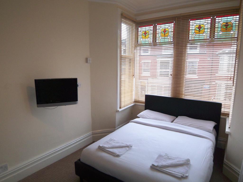 The Lark Bed & Breakfast Blackpool