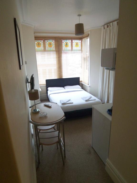 The Lark 2* Blackpool